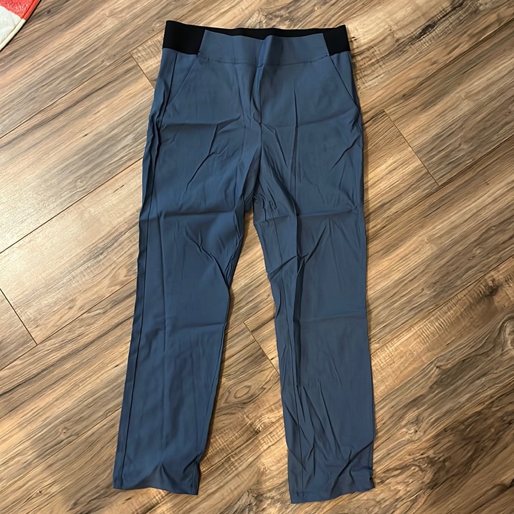 🌼 3 for $20 Vera Wang Light Blue straight leg office pants.